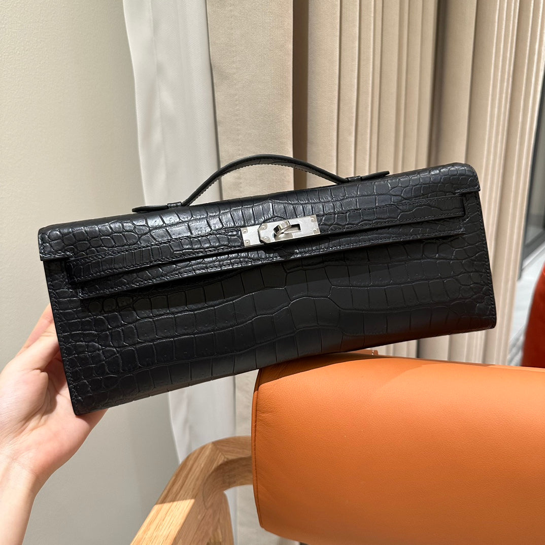 Hermes Kelly Cut 31 in Black Shiny Alligator Leather with Silver Hardware Bag