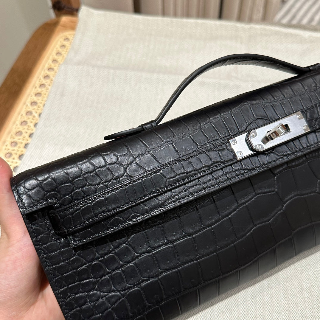 Hermes Kelly Cut 31 in Black Shiny Alligator Leather with Silver Hardware Bag