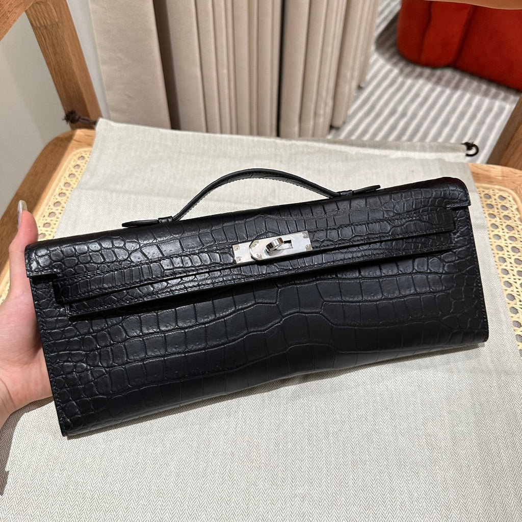 Hermes Kelly Cut 31 in Black Shiny Alligator Leather with Silver Hardware Bag