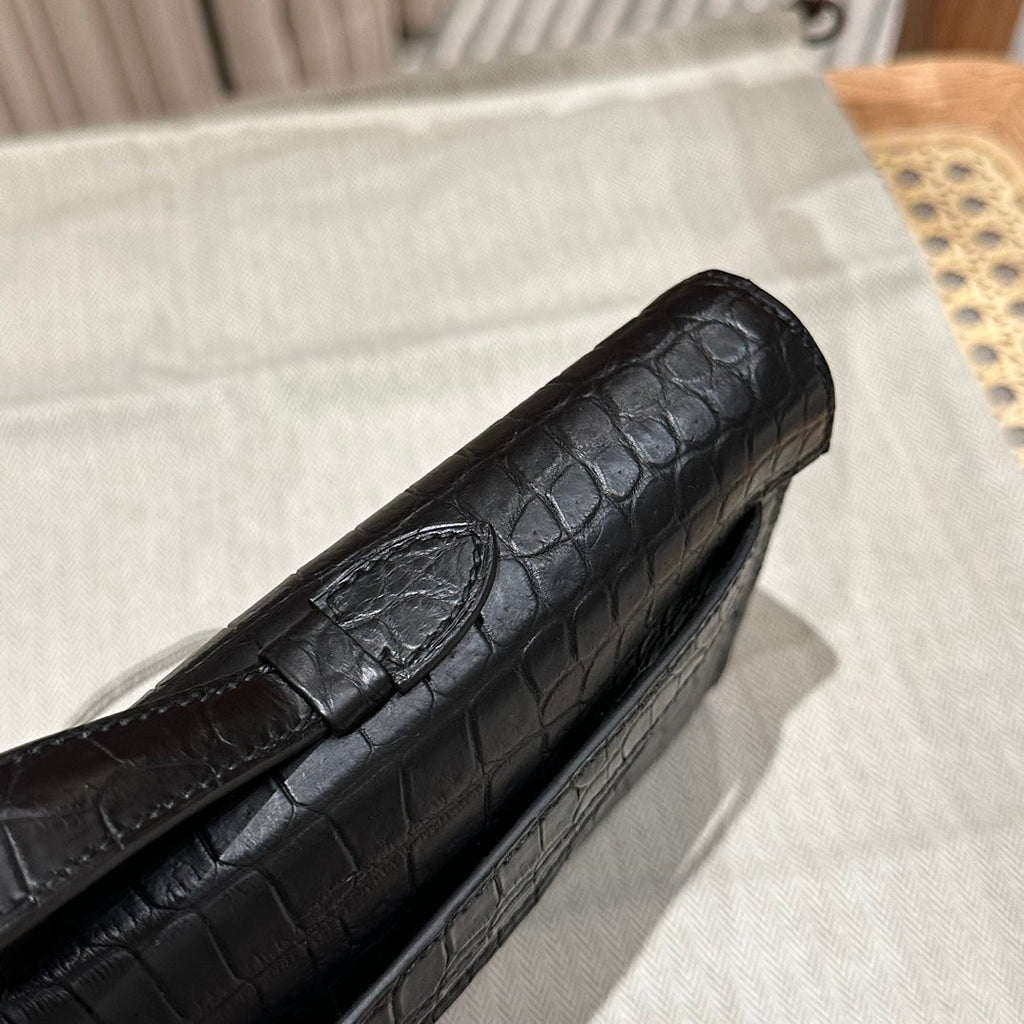 Hermes Kelly Cut 31 in Black Shiny Alligator Leather with Silver Hardware Bag