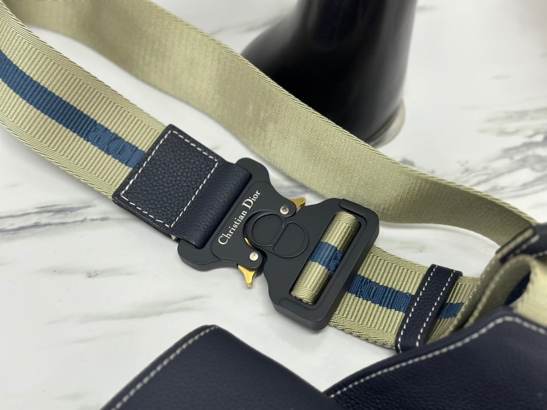 Saddle 28 Bag in Black Lambskin