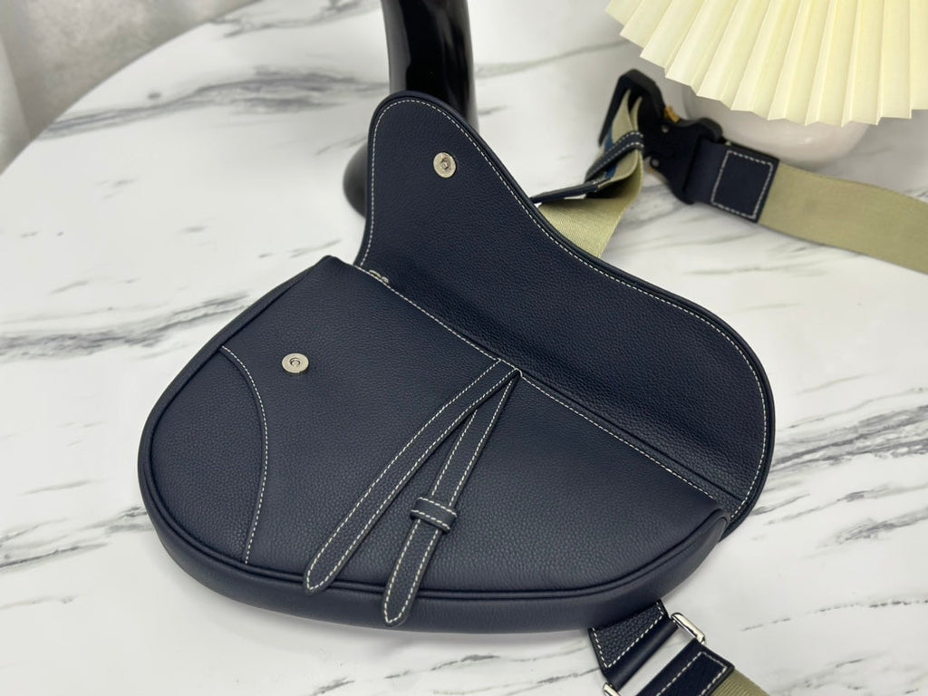 Saddle 28 Bag in Black Lambskin