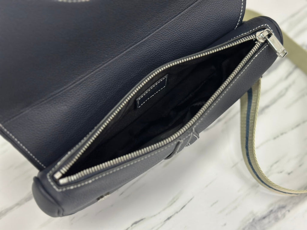 Saddle 28 Bag in Black Lambskin