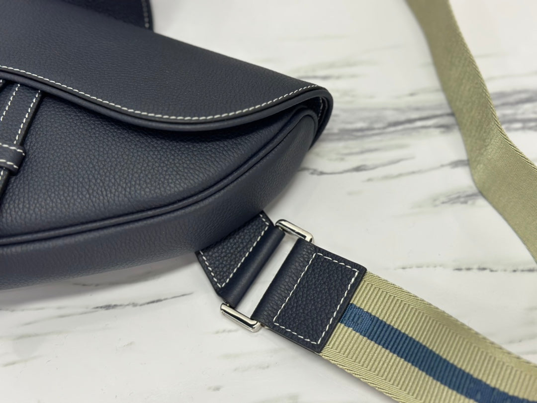 Saddle 28 Bag in Black Lambskin