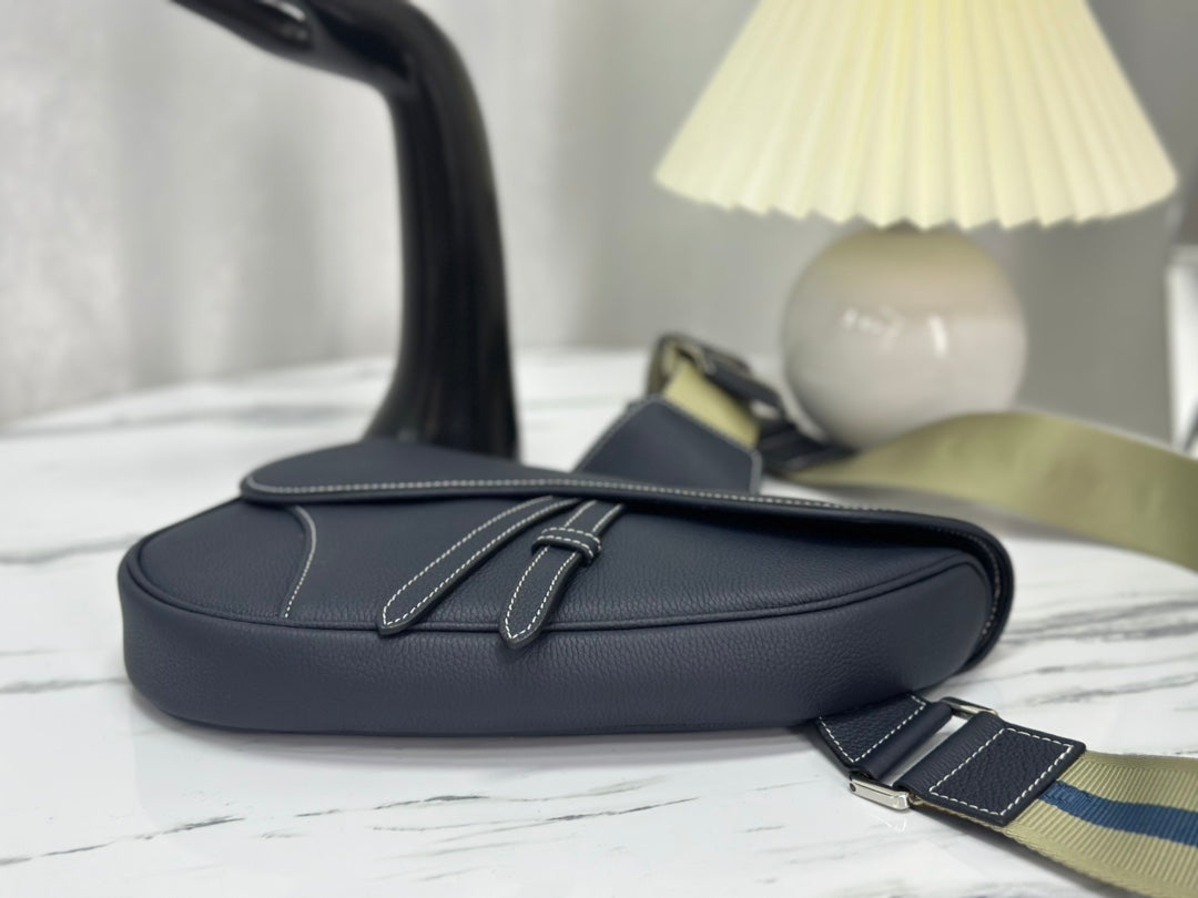Saddle 28 Bag in Black Lambskin