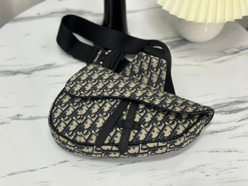 Saddle 28 Bag in Beige and Black Oblique Jacquard