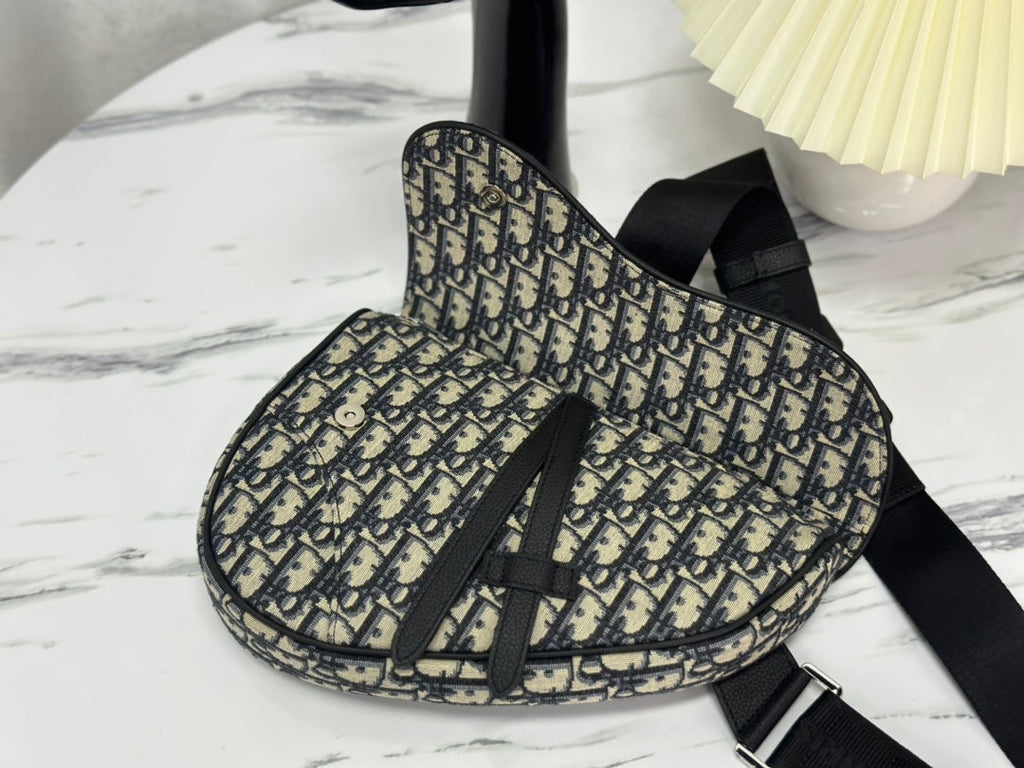 Saddle 28 Bag in Beige and Black Oblique Jacquard