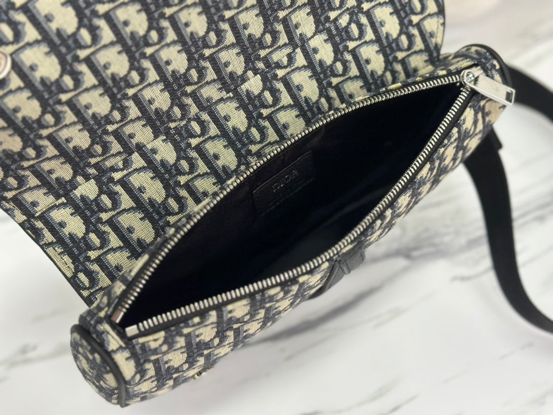 Saddle 28 Bag in Beige and Black Oblique Jacquard
