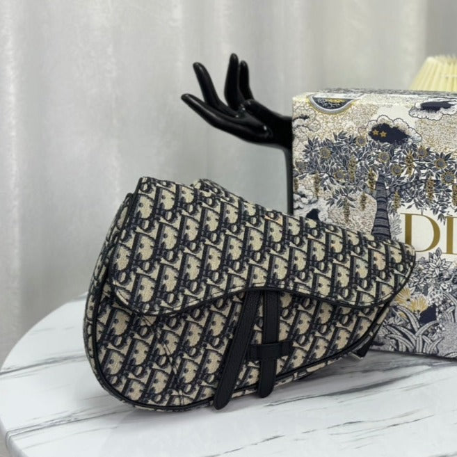 Saddle 28 Bag in Beige and Black Oblique Jacquard