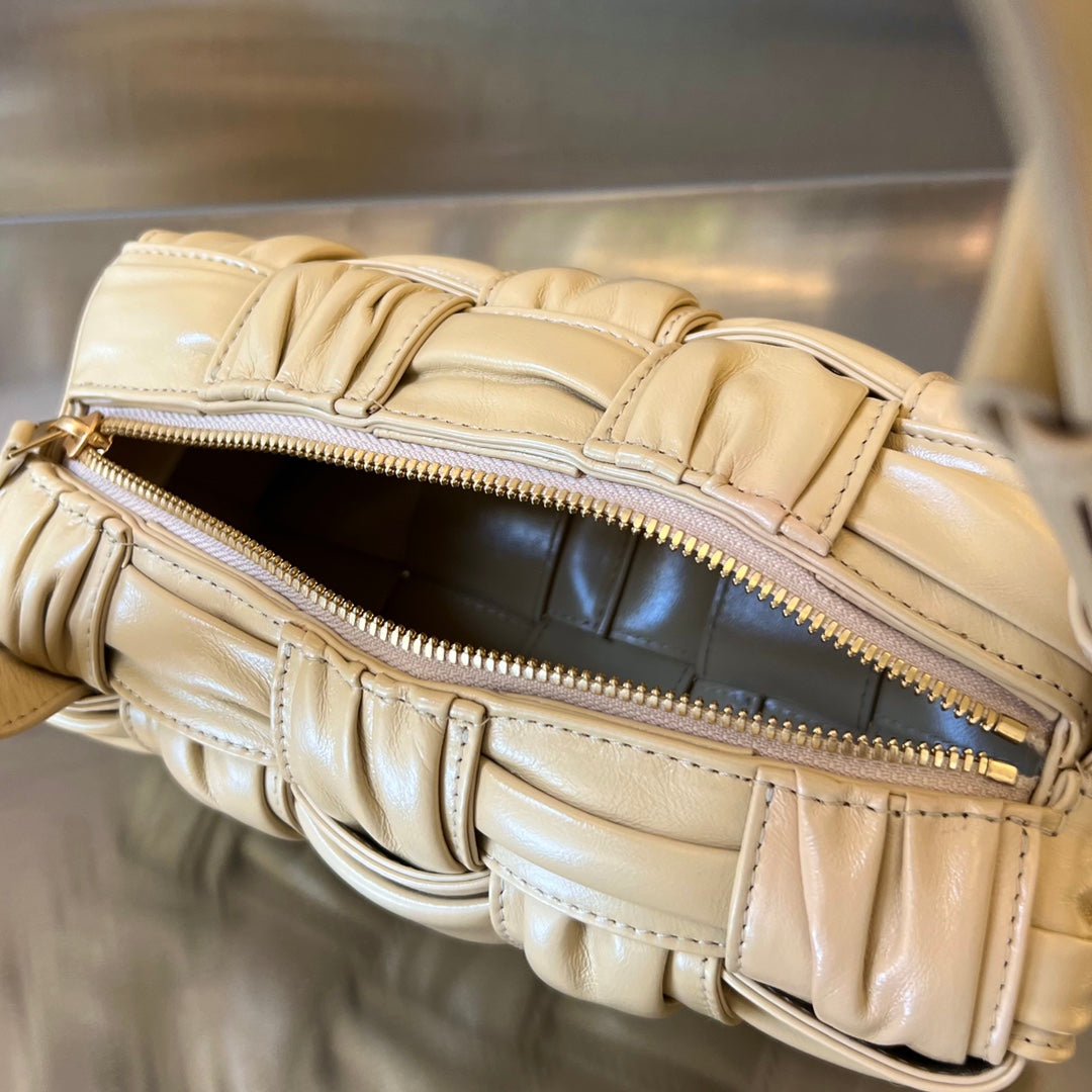 Bottega Veneta Small Brick Cassette 23 in Blond Beige Soft Lambskin Bag