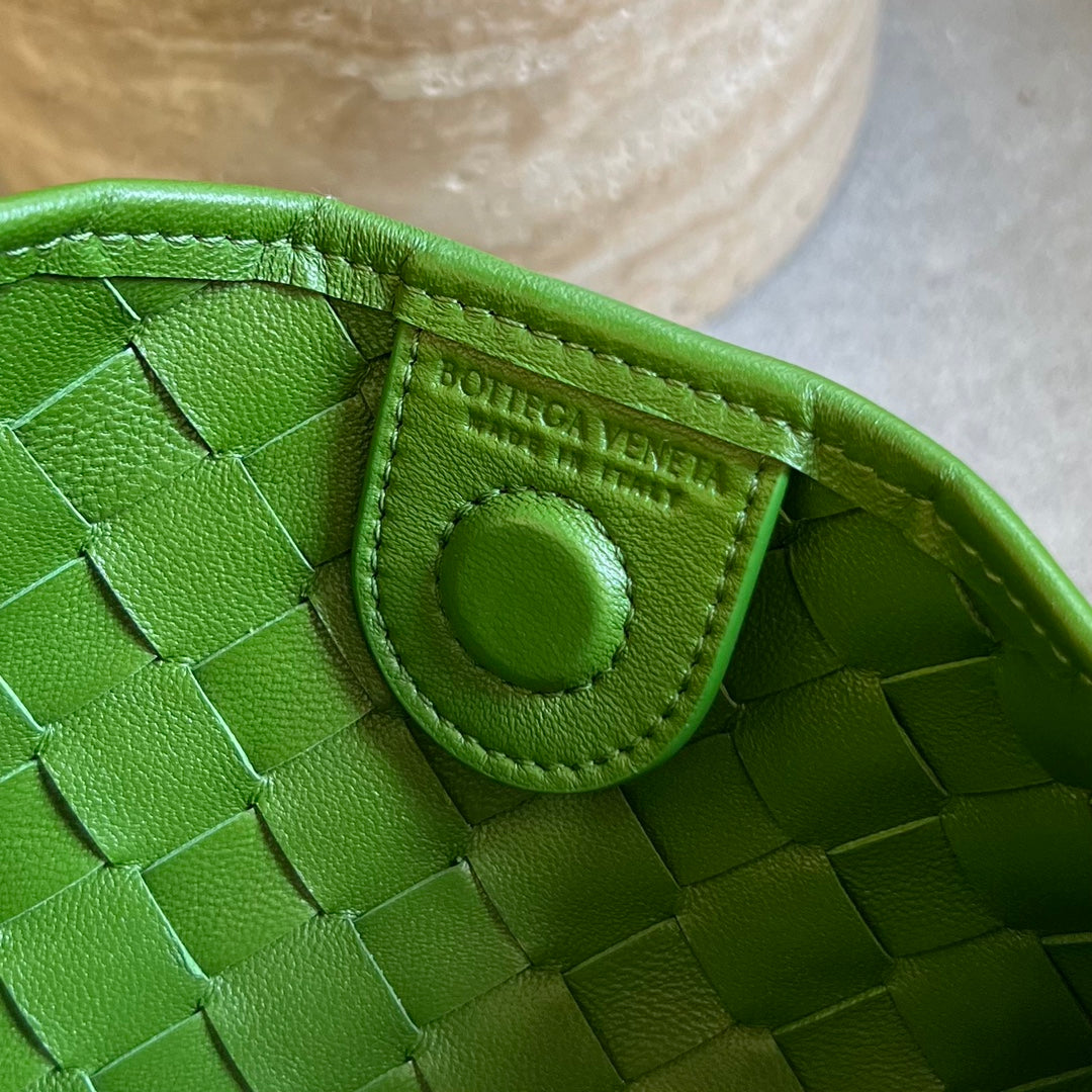 Bottega Veneta Sardine 33 with Chain in Emerald Green Lambskin Bag