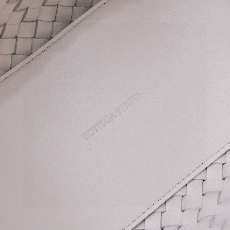 Bottega Veneta Mini Cabat 20cm White Lambskin Ghw Bag