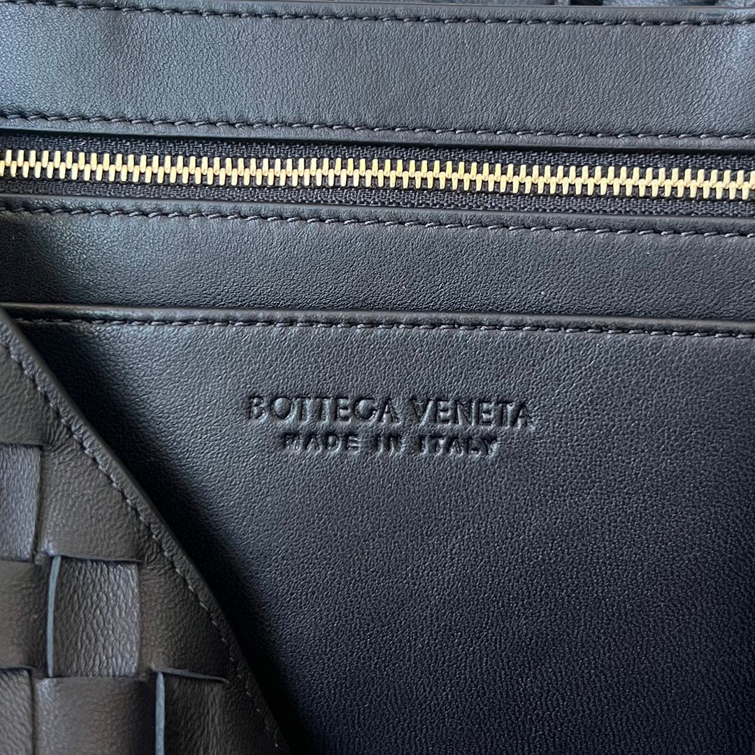 Bottega Veneta Small Andiamo 29 in Black Lambskin Bag
