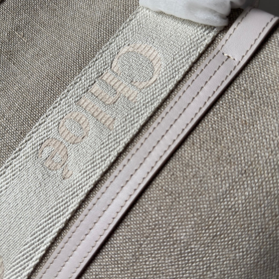 Lagre Woody Tote Bag 45 in Beige Linen Canvas Webbing Logo Embroider Cotton White Calfskin