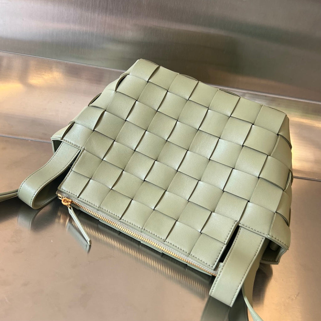 Bottega Veneta Small 22 Cassette in Eicru Beige Lambskin Bag