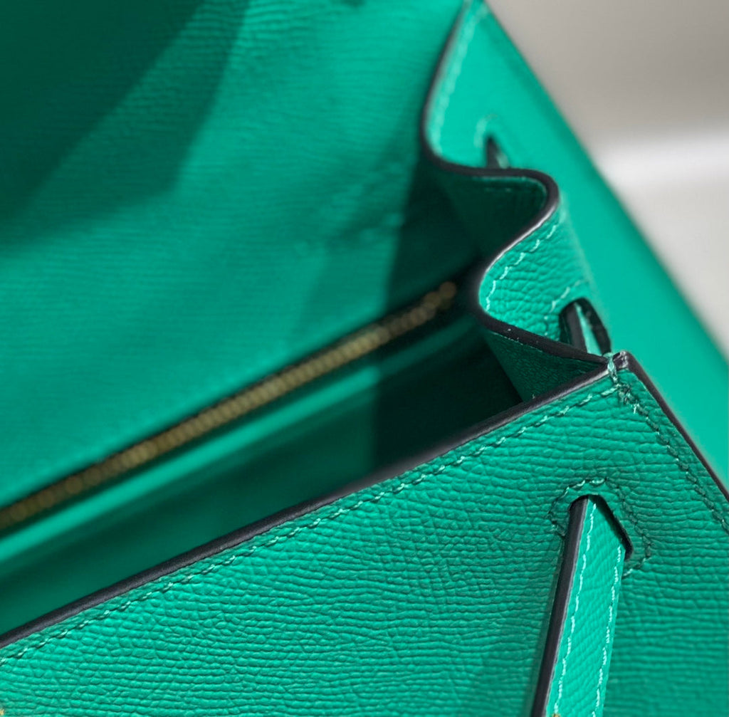 Hermes Kelly 25cm in Vert Vertigo Epsom Calfskin Gold Hardware Bag