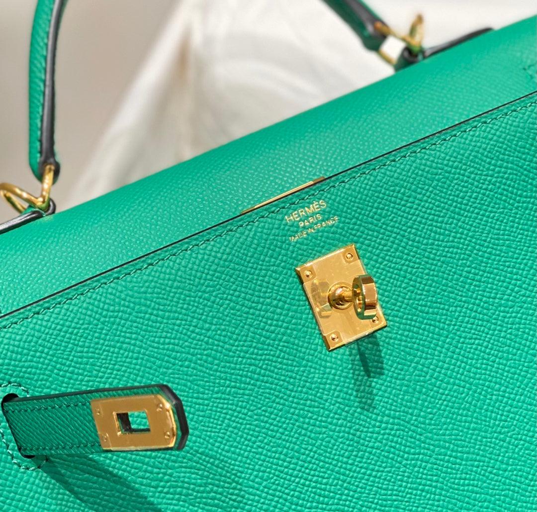Hermes Kelly 25cm in Vert Vertigo Epsom Calfskin Gold Hardware Bag