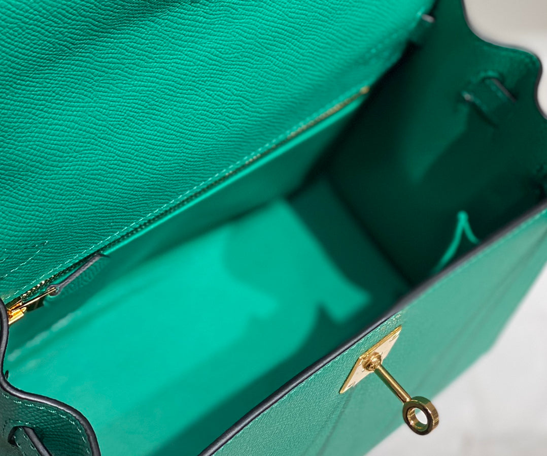 Hermes Kelly 25cm in Vert Vertigo Epsom Calfskin Gold Hardware Bag