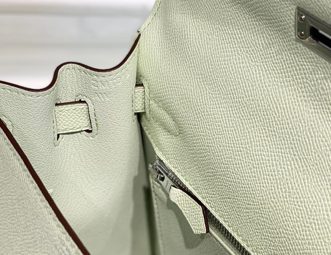 Hermes Kelly 25cm in Vert Fizz Swift Calfskin Silver Hardware Bag