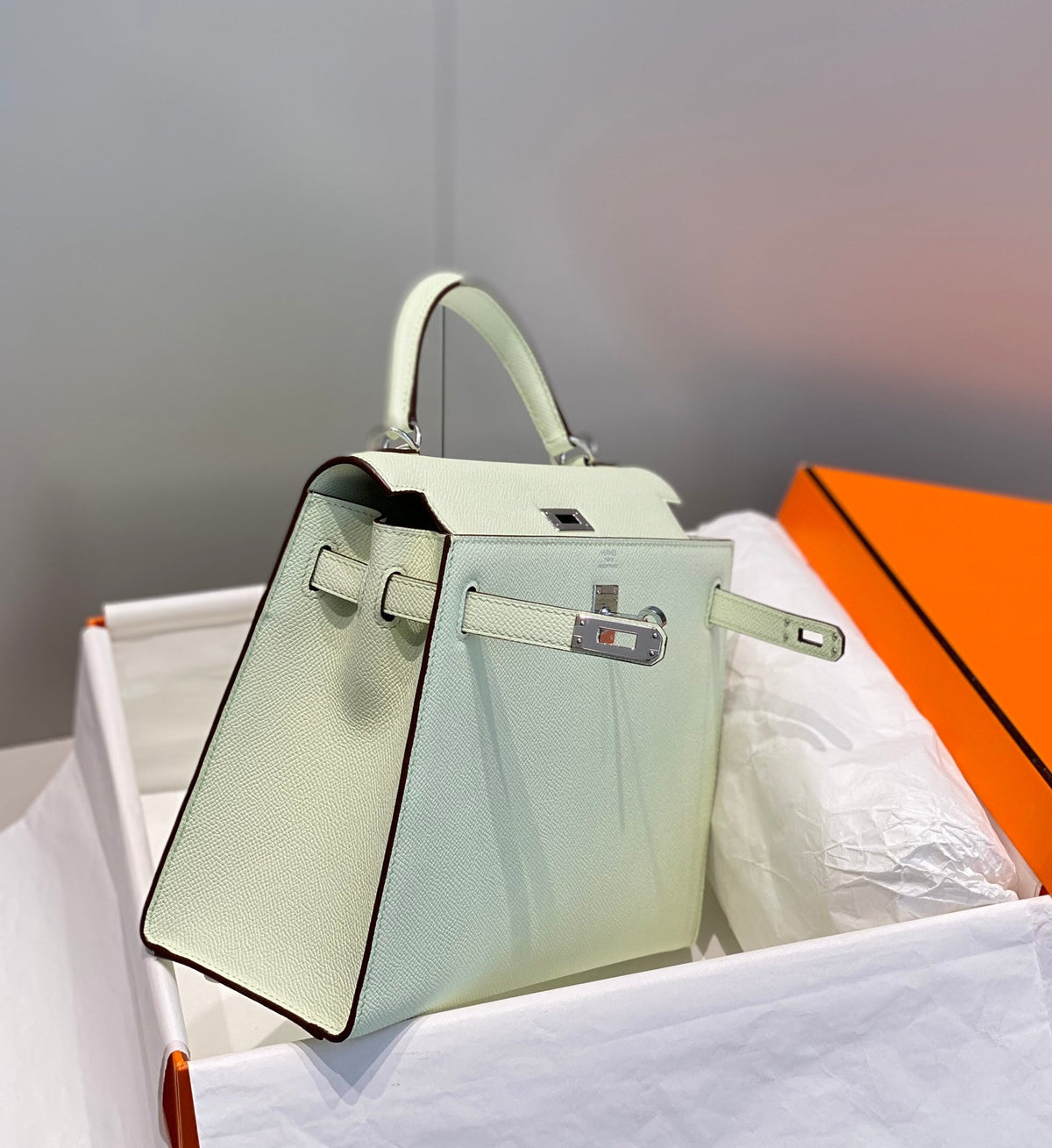 Hermes Kelly 25cm in Vert Fizz Swift Calfskin Silver Hardware Bag