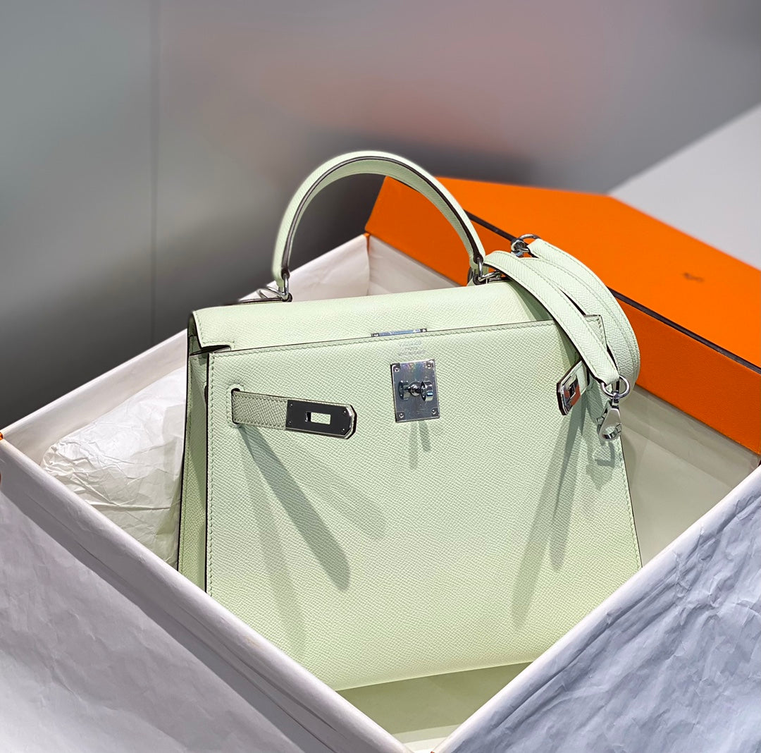Hermes Kelly 28cm in Vert Fizz Swift Calfskin Silver Hardware Bag