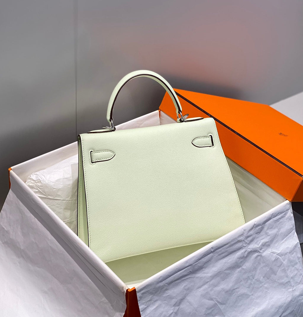 Hermes Kelly 28cm in Vert Fizz Swift Calfskin Silver Hardware Bag