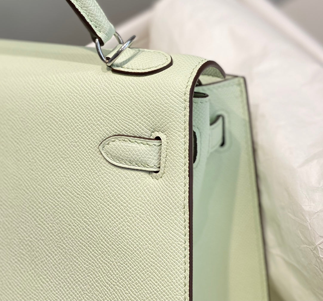 Hermes Kelly 28cm in Vert Fizz Swift Calfskin Silver Hardware Bag