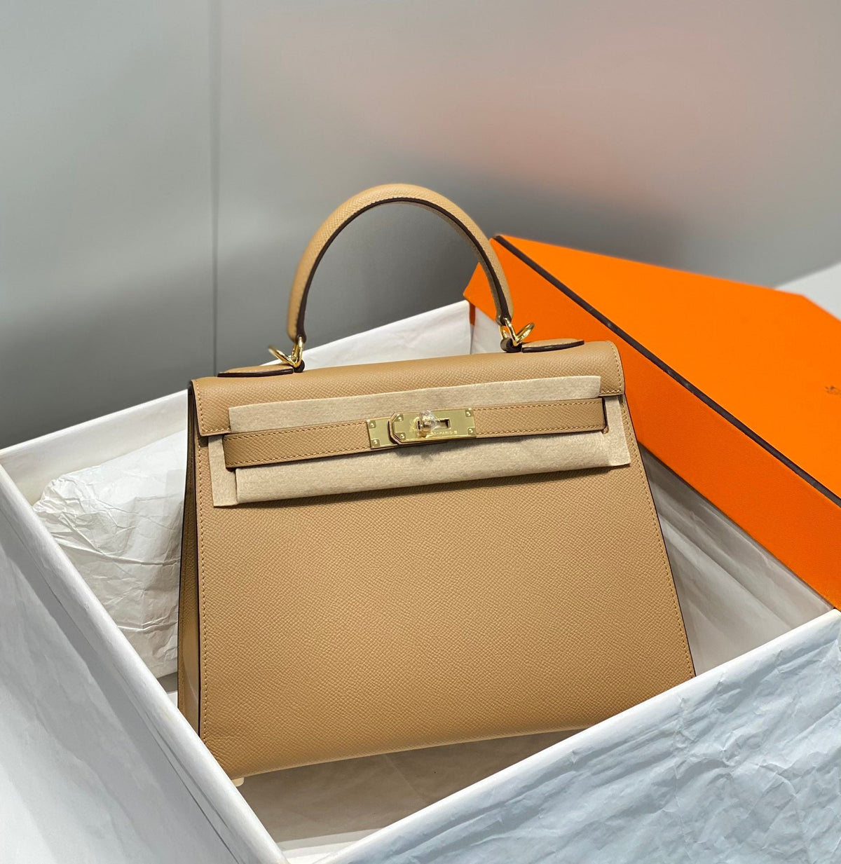 Hermes Kelly 28cm in Chai Epsom Calfskin Gold Hardware Bag