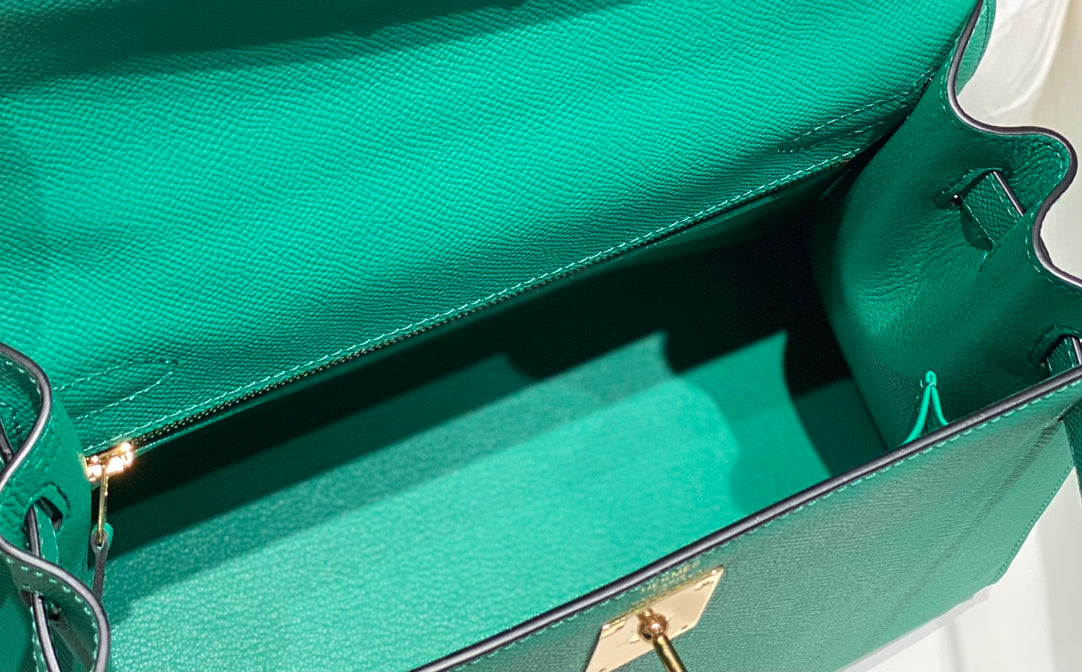 Hermes Kelly 28cm in Vert Vertigo Epsom Calfskin Gold Hardware Bag