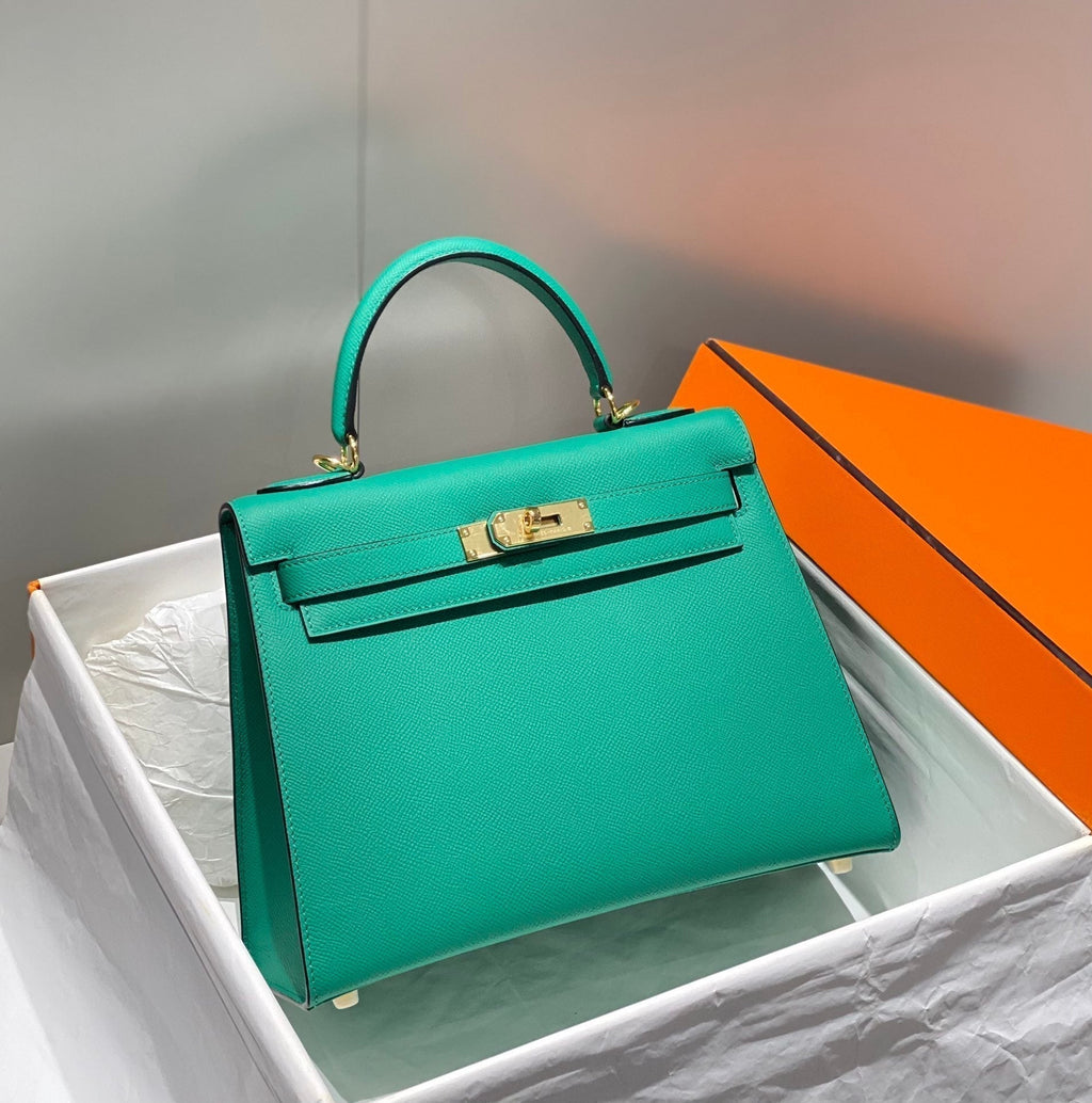 Hermes Kelly 28cm in Vert Vertigo Epsom Calfskin Gold Hardware Bag