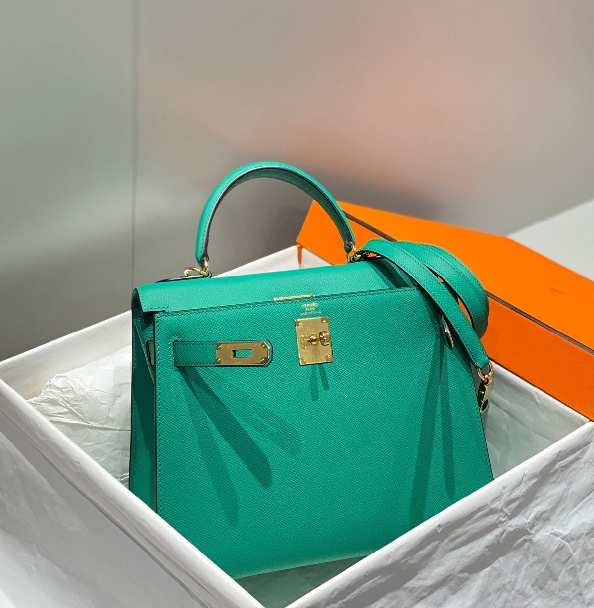 Hermes Kelly 28cm in Vert Vertigo Epsom Calfskin Gold Hardware Bag