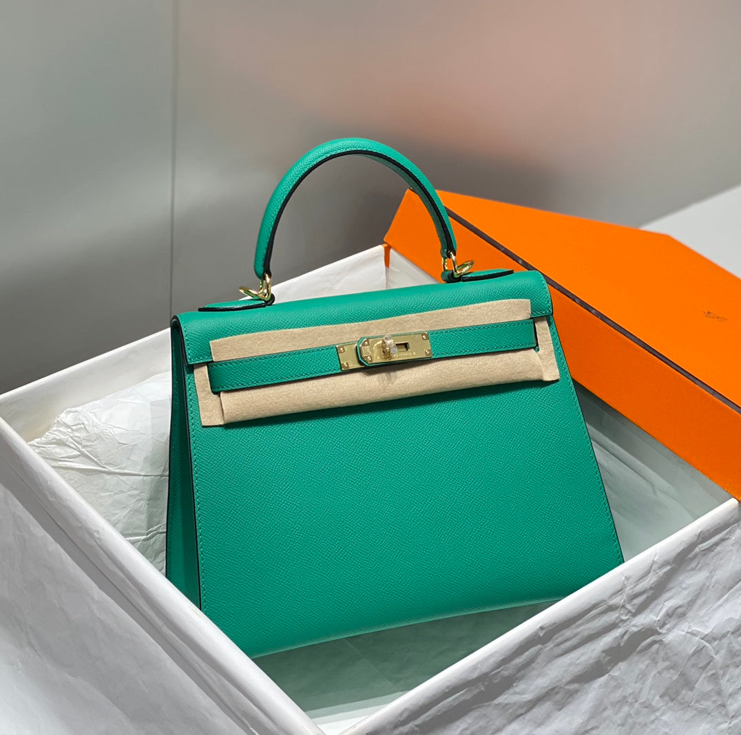 Hermes Kelly 28cm in Vert Vertigo Epsom Calfskin Gold Hardware Bag