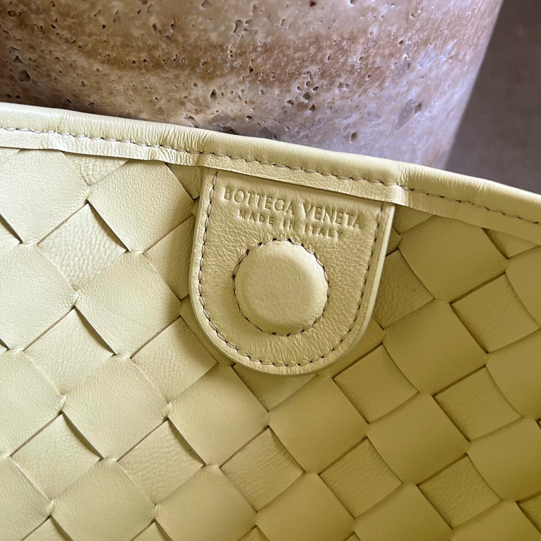 Bottega Veneta Sardine 33 with Chain in Yellow Cream Lambskin Bag