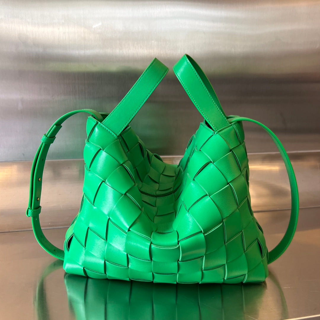 Bottega Veneta Medium 28 Cassette Light Green Lambskin Bag