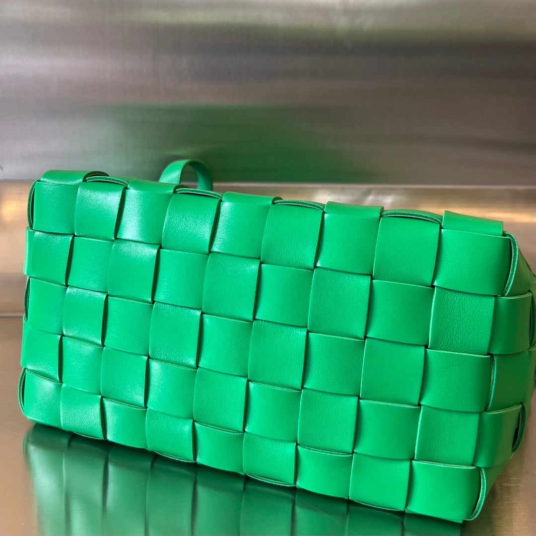 Bottega Veneta Medium 28 Cassette Light Green Lambskin Bag