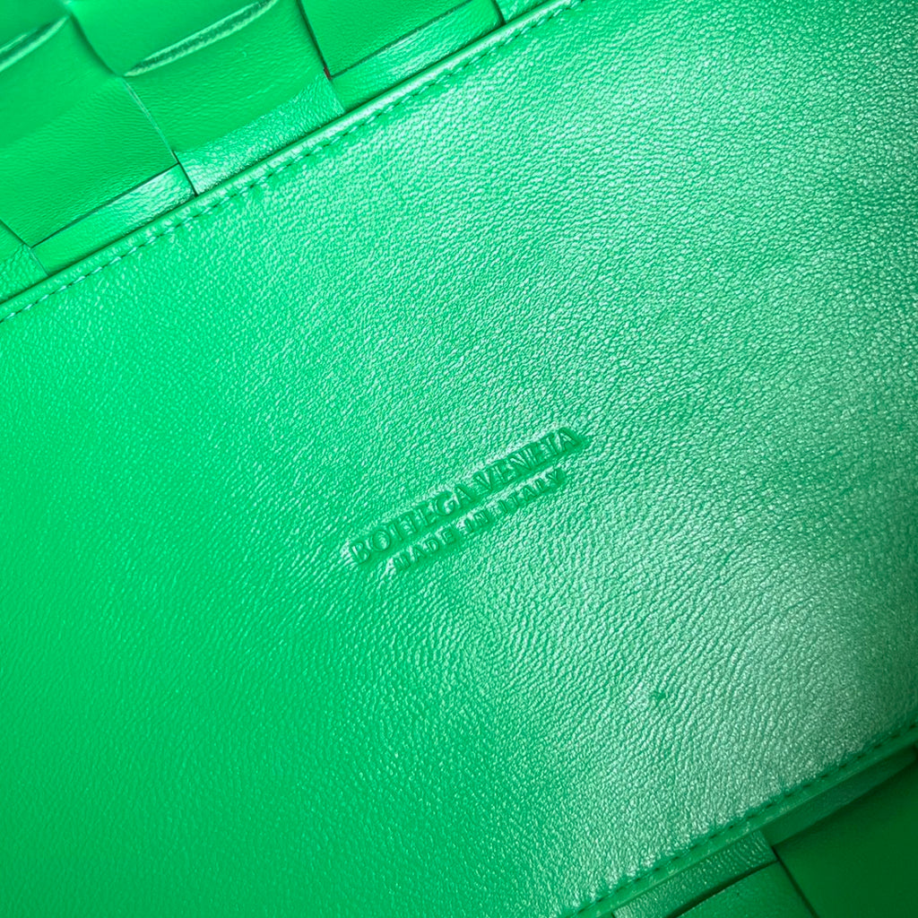 Bottega Veneta Medium 28 Cassette Light Green Lambskin Bag