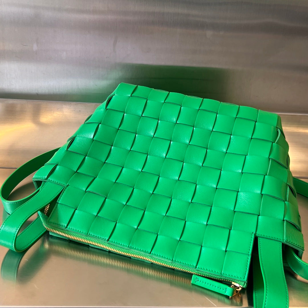 Bottega Veneta Medium 28 Cassette Light Green Lambskin Bag