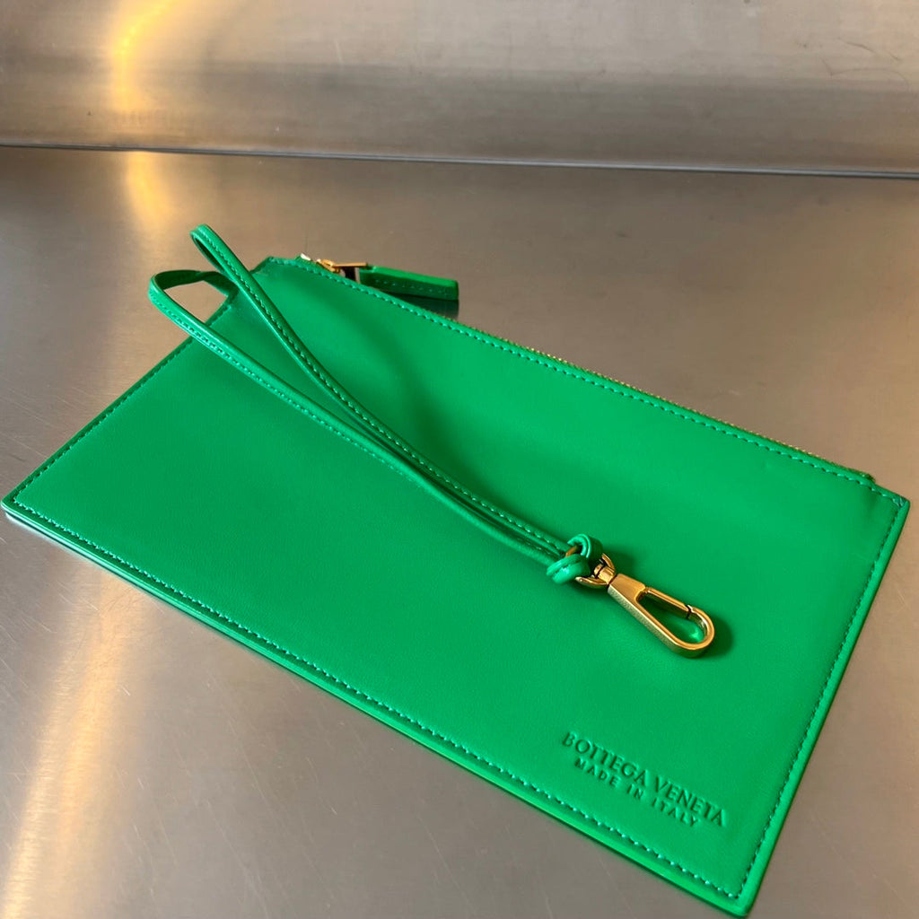 Bottega Veneta Medium 28 Cassette Light Green Lambskin Bag