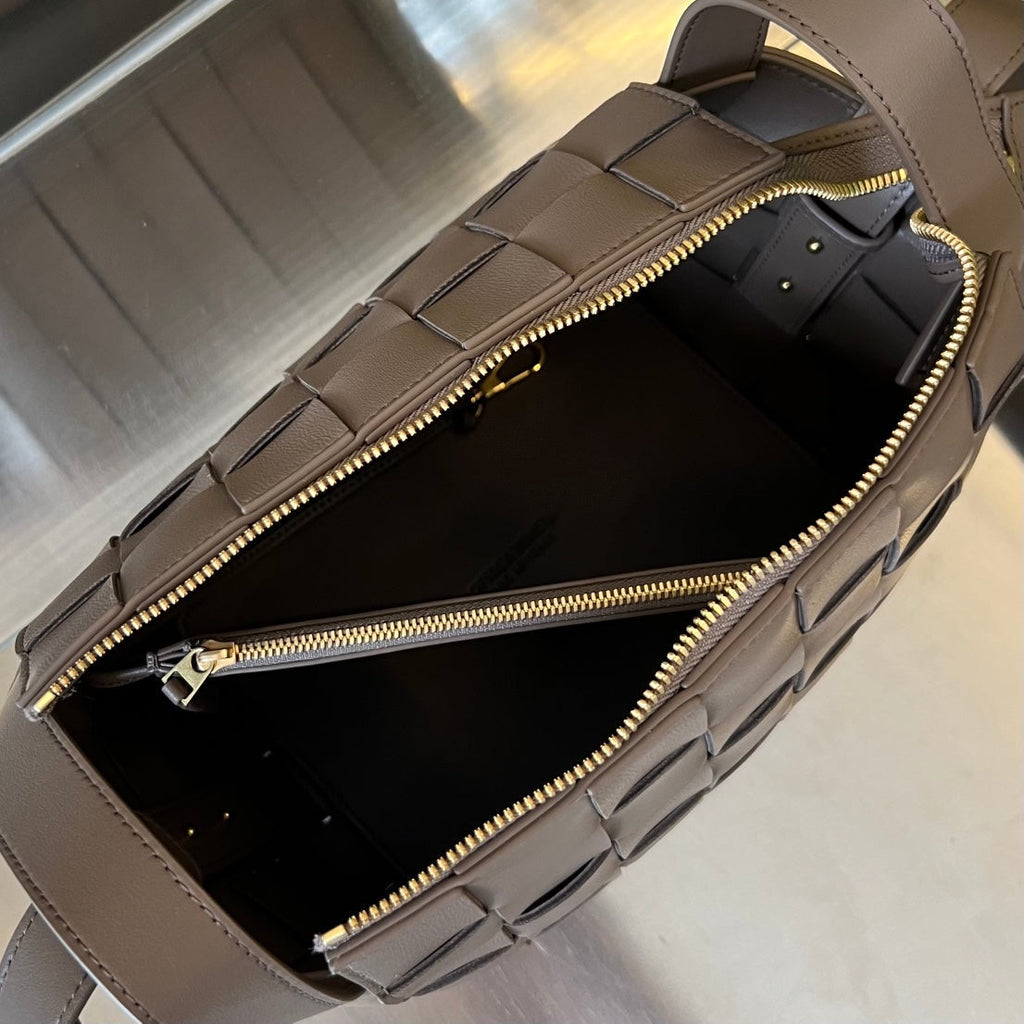 Bottega Veneta Small 22 Cassette in Camel Brown Lambskin Bag
