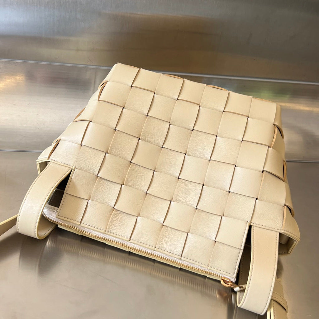 Bottega Veneta Small 22 Cassette in Beige Lambskin Bag