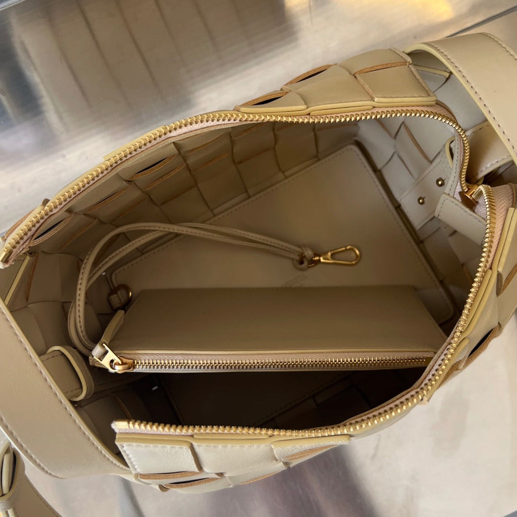 Bottega Veneta Small 22 Cassette in Beige Lambskin Bag