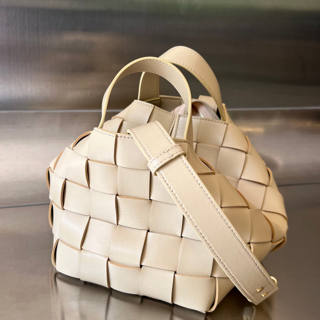 Bottega Veneta Small 22 Cassette in Beige Lambskin Bag