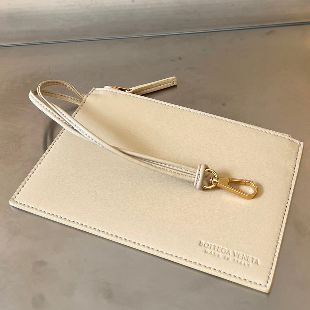 Bottega Veneta Small 22 Cassette in Beige Lambskin Bag