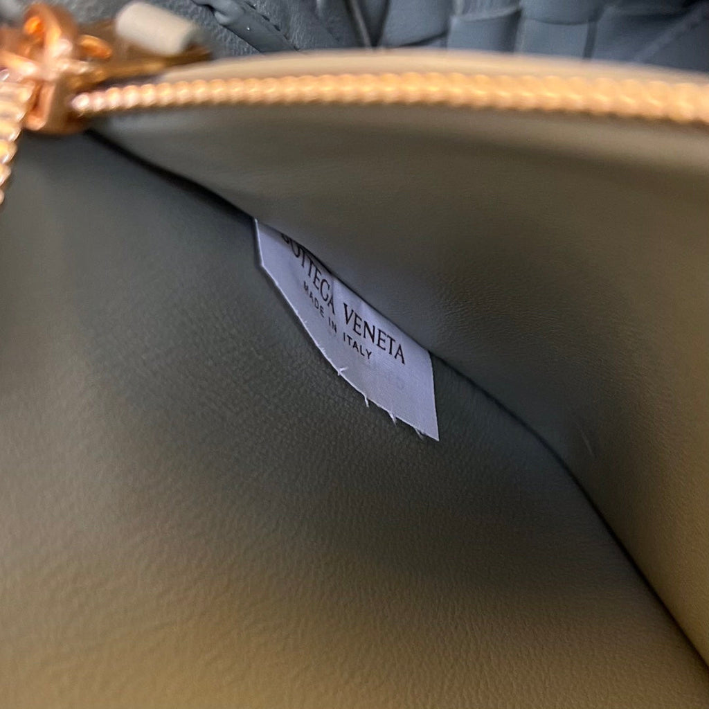 Bottega Veneta Small Andiamo 29 in Ecru Beige Lambskin Bag