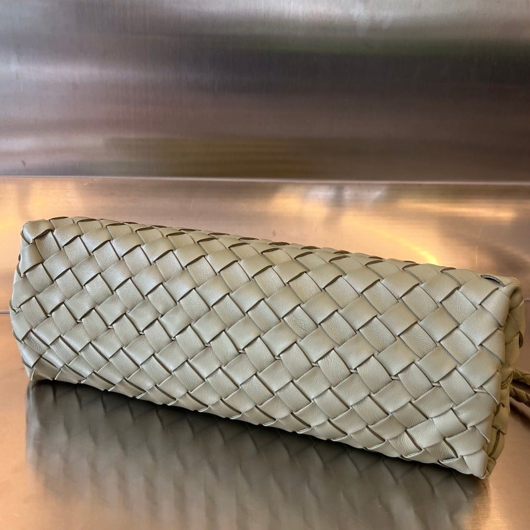 Bottega Veneta Small Andiamo 29 in Ecru Beige Lambskin Bag