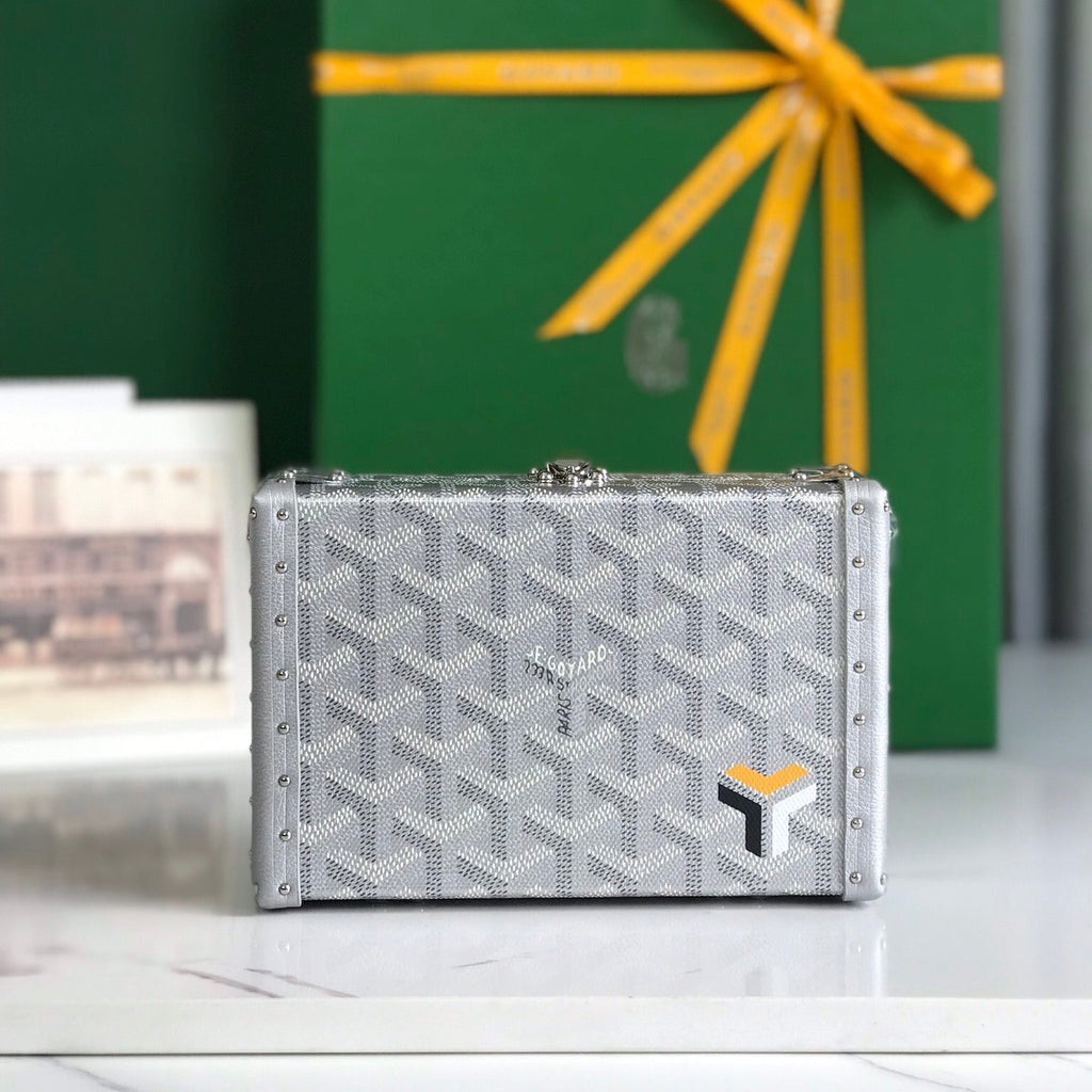 Minaudiere Trunk Bag 17 in White Goyardine Canvas