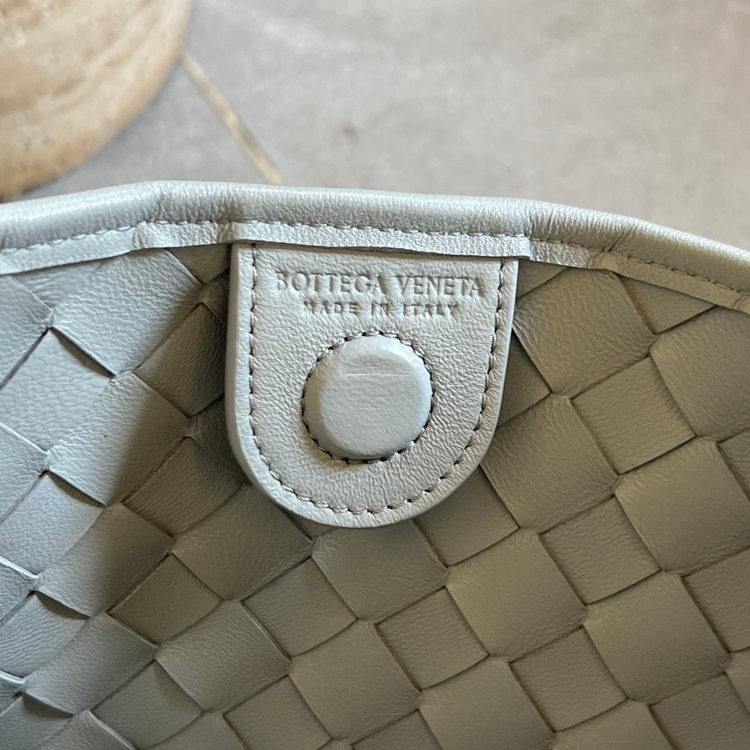 Bottega Veneta Sardine 33 with Chain in Grey Lambskin Bag