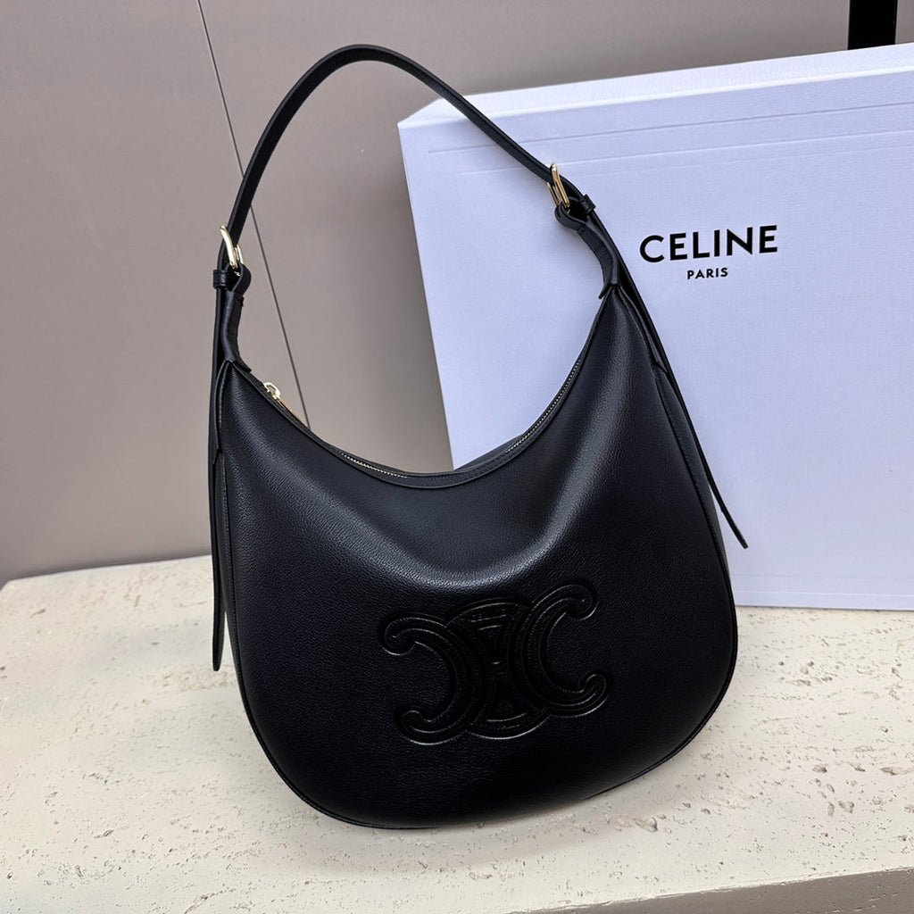 Celine Medium 30 Heloïse Bag Cuir Triomphe in Black Supple Calfskin