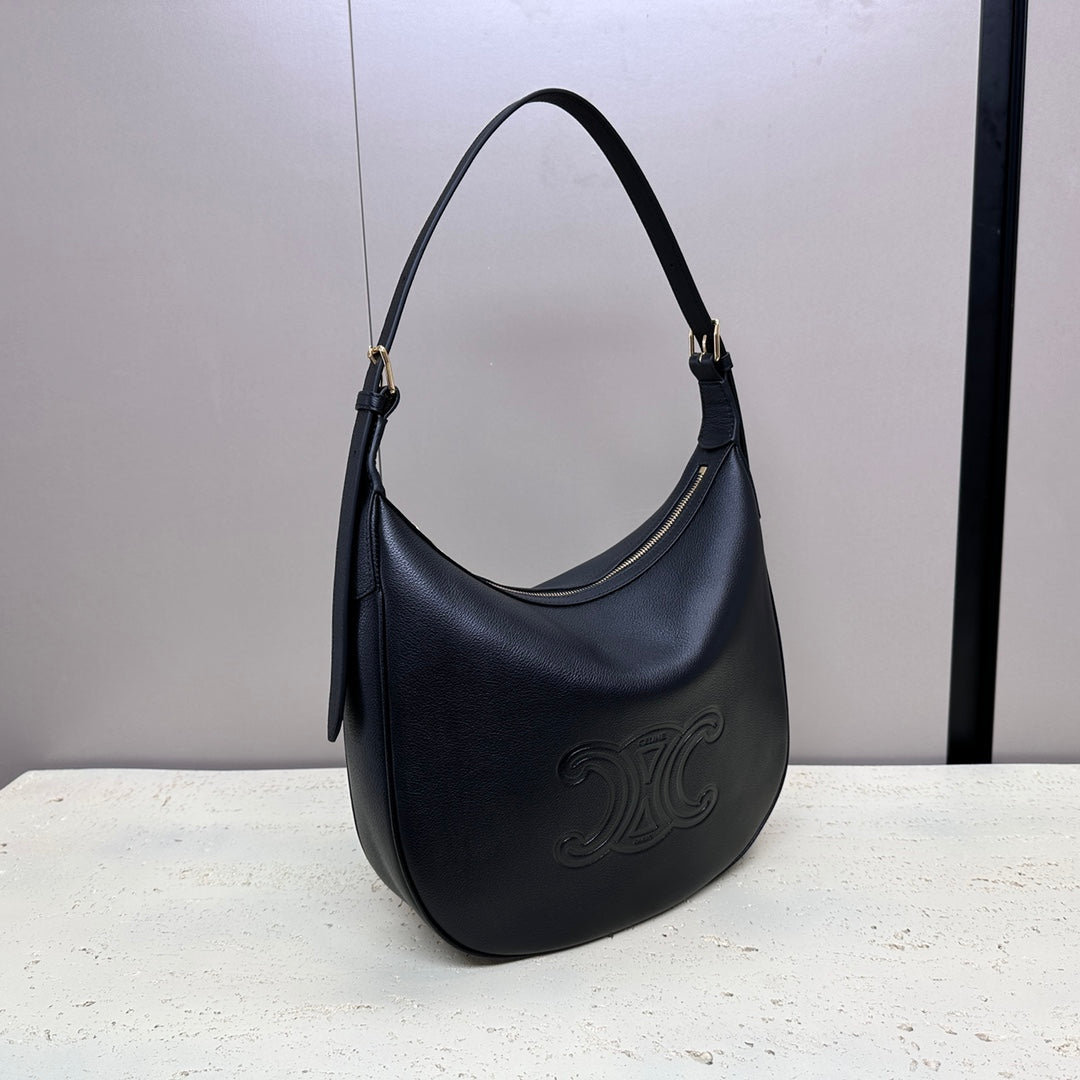 Celine Medium 30 Heloïse Bag Cuir Triomphe in Black Supple Calfskin