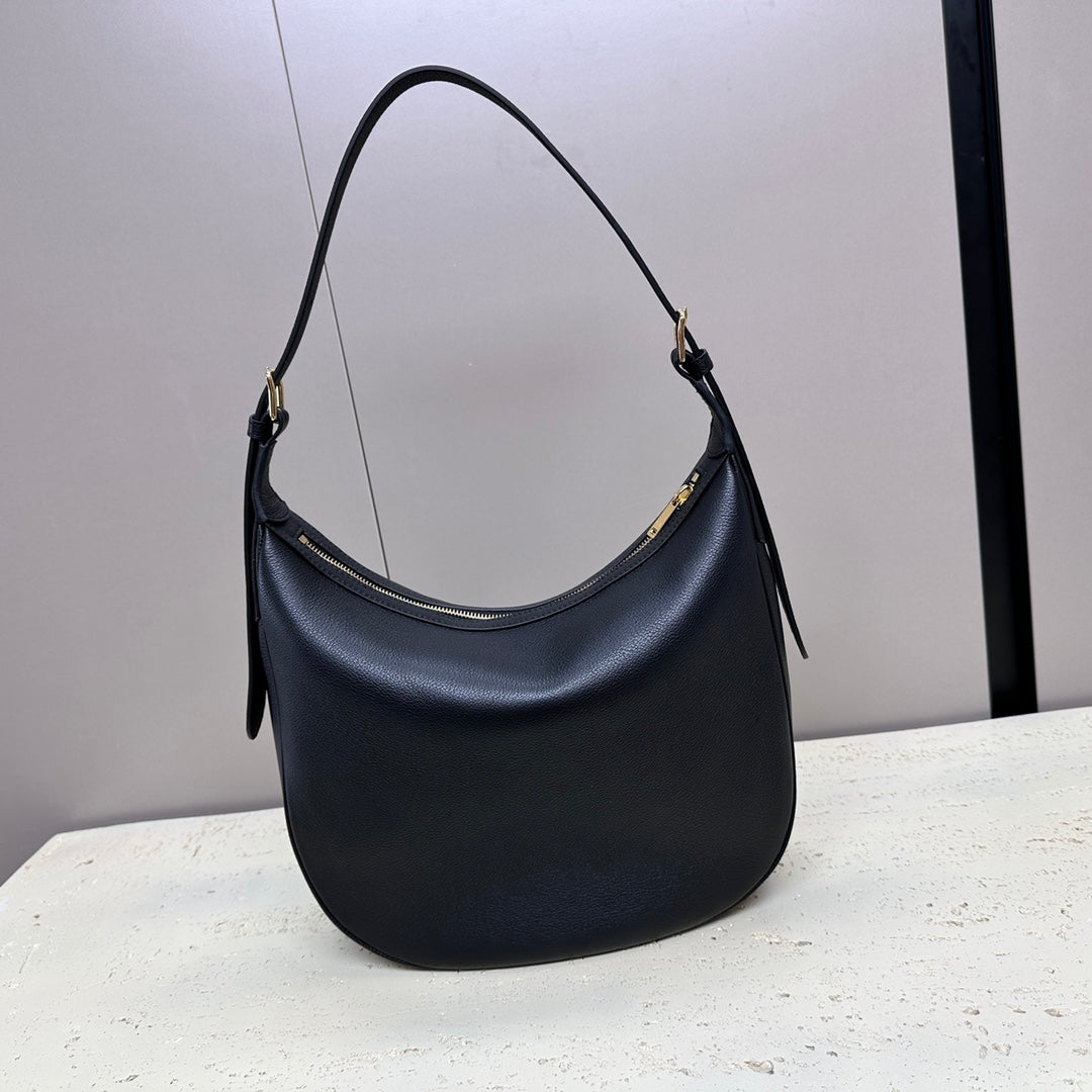 Celine Medium 30 Heloïse Bag Cuir Triomphe in Black Supple Calfskin